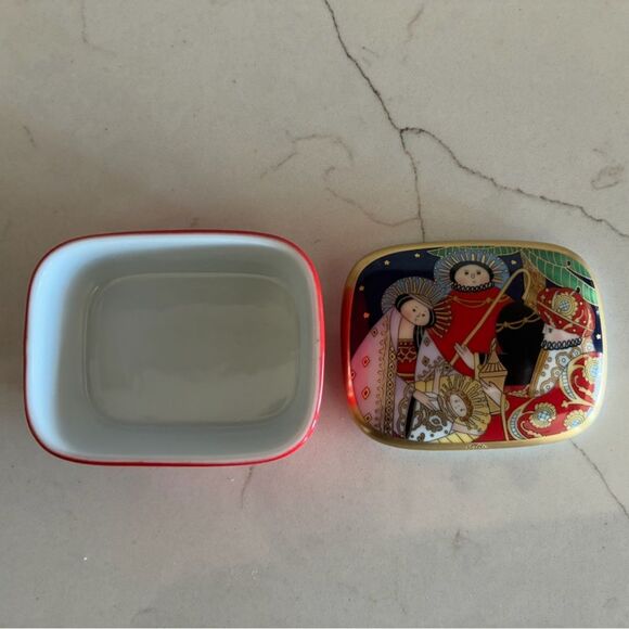 NWT CHRISTIAN DIOR Nativity Scene Trinket Box Holy Family Holiday Christmas - Picture 6 of 13
